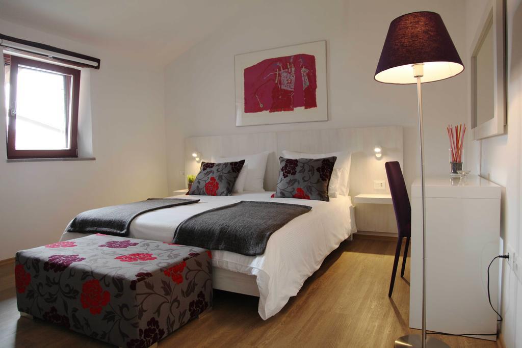Boutique Hotel Dvor Dobrovo Værelse billede